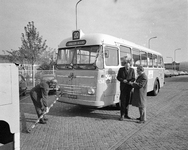 855264 Afbeelding van een Holland Coach-autobus van Leyland van het GEVU, die z'n laatste ritten door de stad gemaakt ...